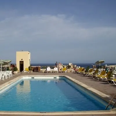 The Crown * Buġibba