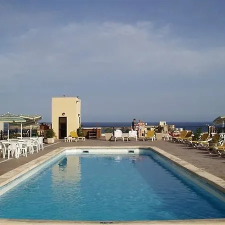 The Crown * Buġibba